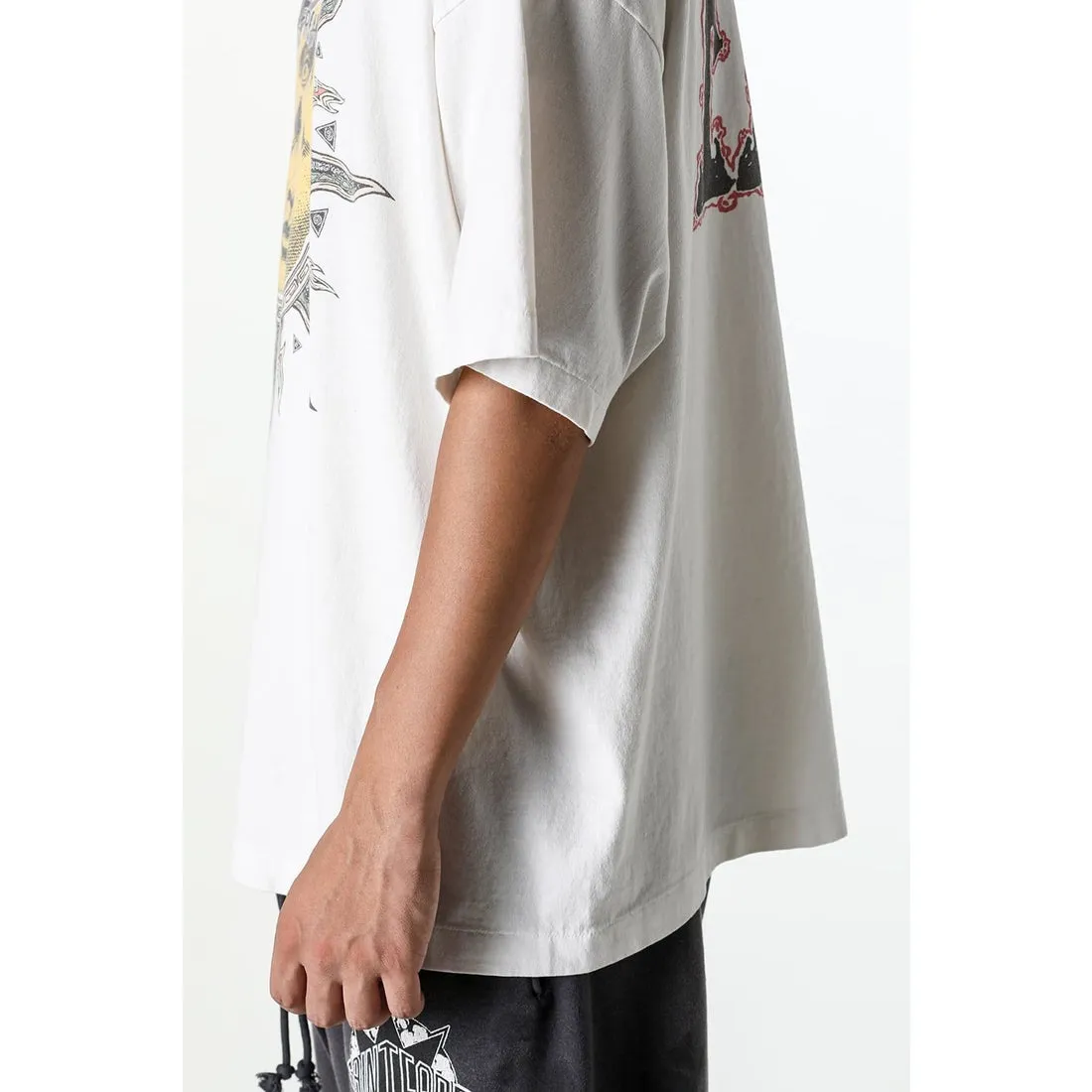 CACTUS PLANT FLEA MARKET x SAINT Mxxxxxx SUN SS TEE/WHT CPFM joint model Four-eye sun printed short sleeves Off-white S-XL Cylindrical fabric without side seams 220g high weight OE yarn ⚠️Note: It is almost meaningless if it is not a cylindrical fabric Customized CPFM joint main mark/wash mark/little angel anti-counterfeiting label Original-level printing factory Top purchasing level